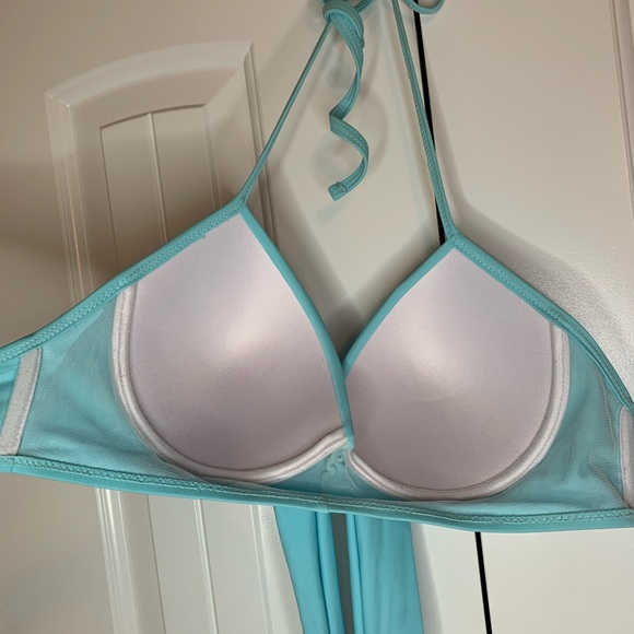 CUPSHE Sky Blue Halter Tie Swimsuit Bikini Top - Picture 6 of 7